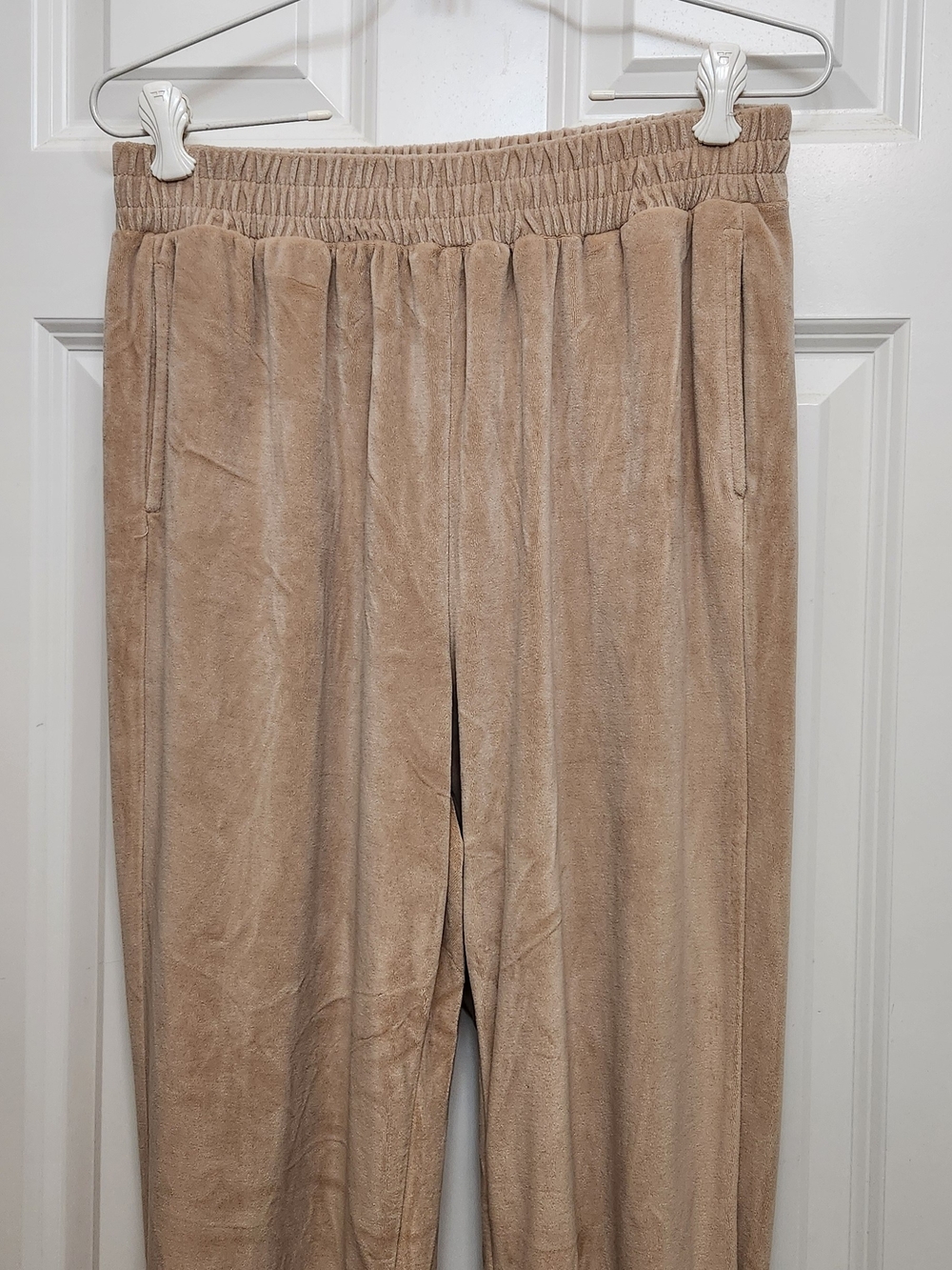 JUNIOR, Womens, Plush Velvet Soft Feel, Elastic-Waist Lounge Pants - Beige XL.